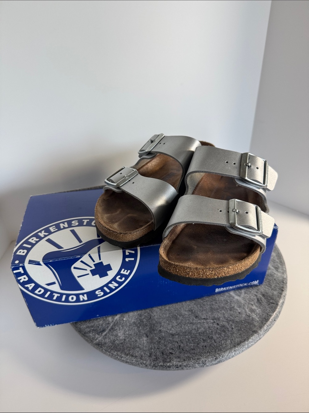 Birkenstock Silver Leather Arizona Buckle Sandals 37 N Metallic